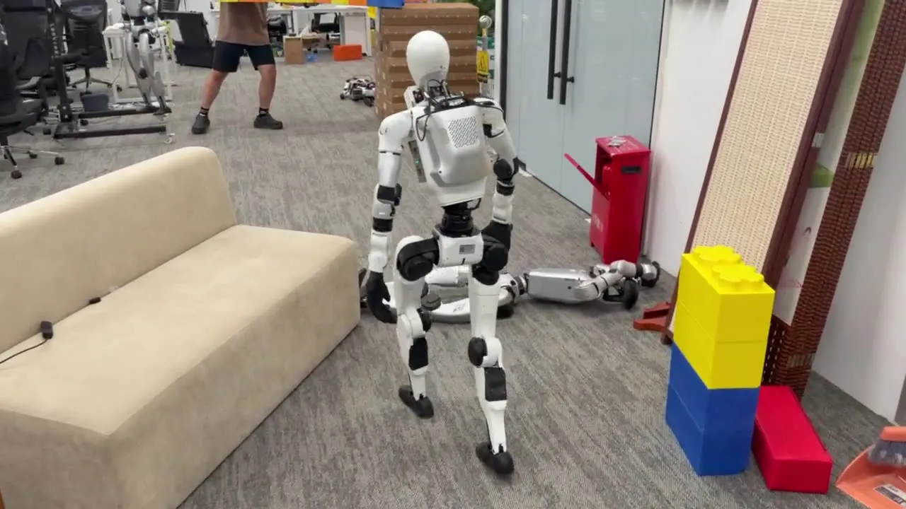 Long-horizon humanoid rollout through a cluttered office